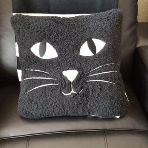 Black cat Sherpa Halloween pillow Hallow Home NWT